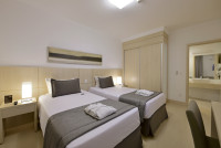 Super-luxury suites (King-size bed /Single bed)